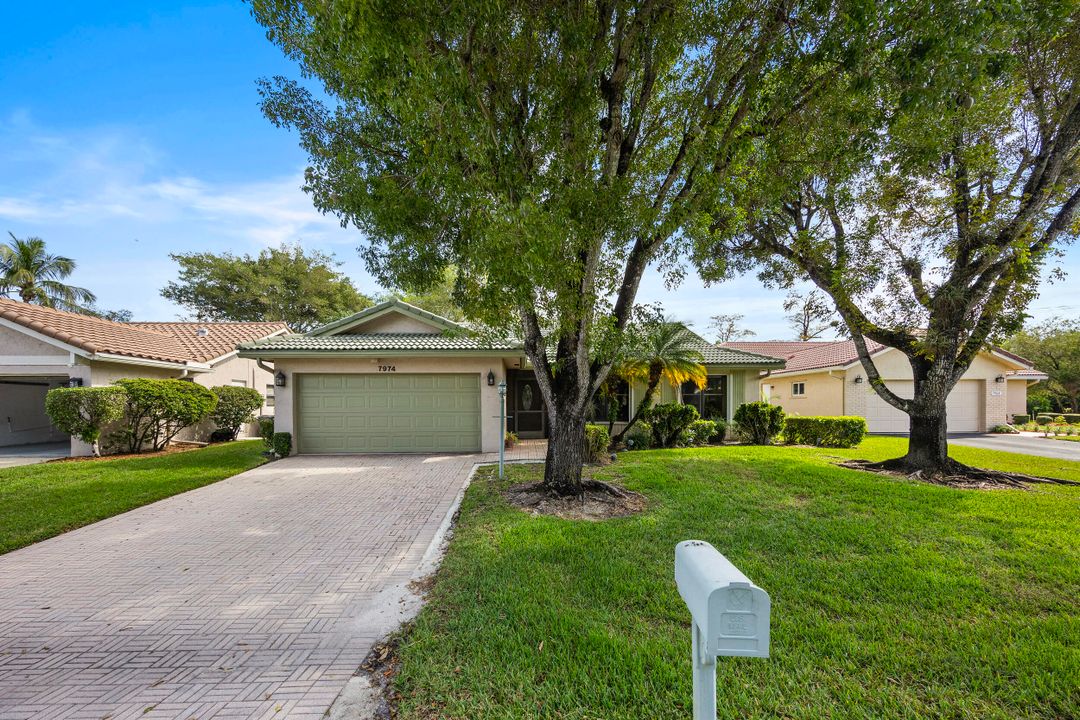 En Venta: $448,000 (3 camas, 2 baños, 1895 Pies cuadrados)