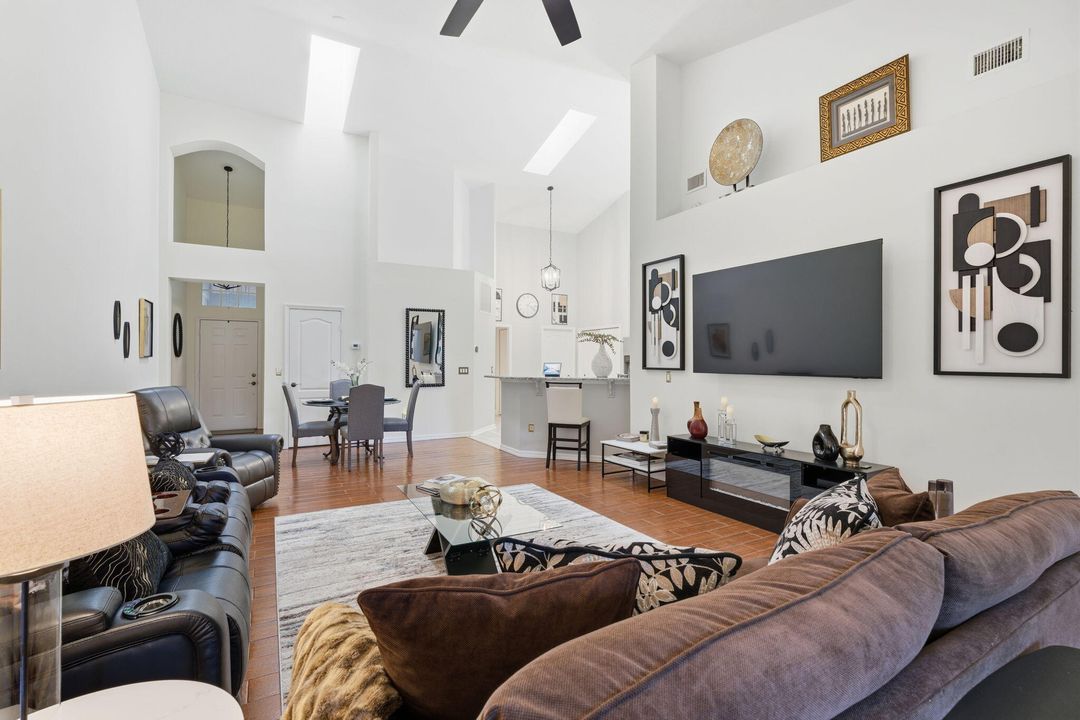 En Renta: $2,400 (2 camas, 2 baños, 1440 Pies cuadrados)