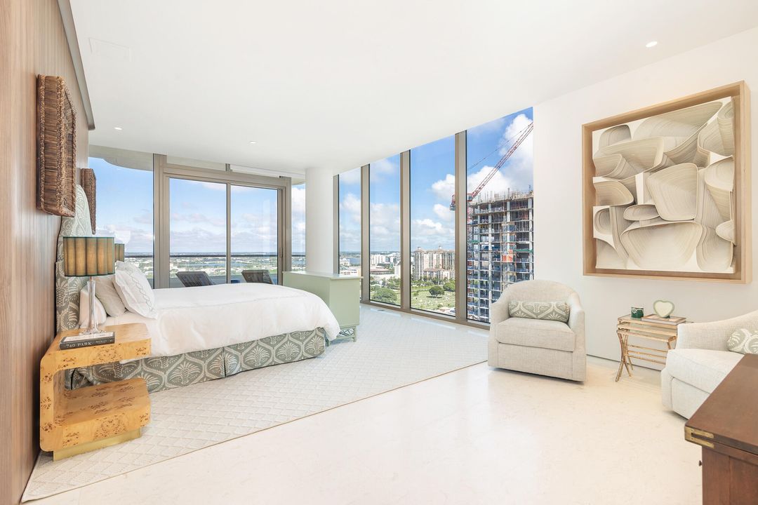 For Sale: $9,950,000 (3 beds, 3 baths, 2992 Square Feet)