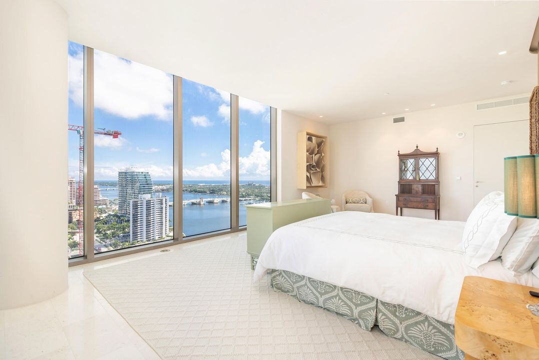 For Sale: $9,950,000 (3 beds, 3 baths, 2992 Square Feet)