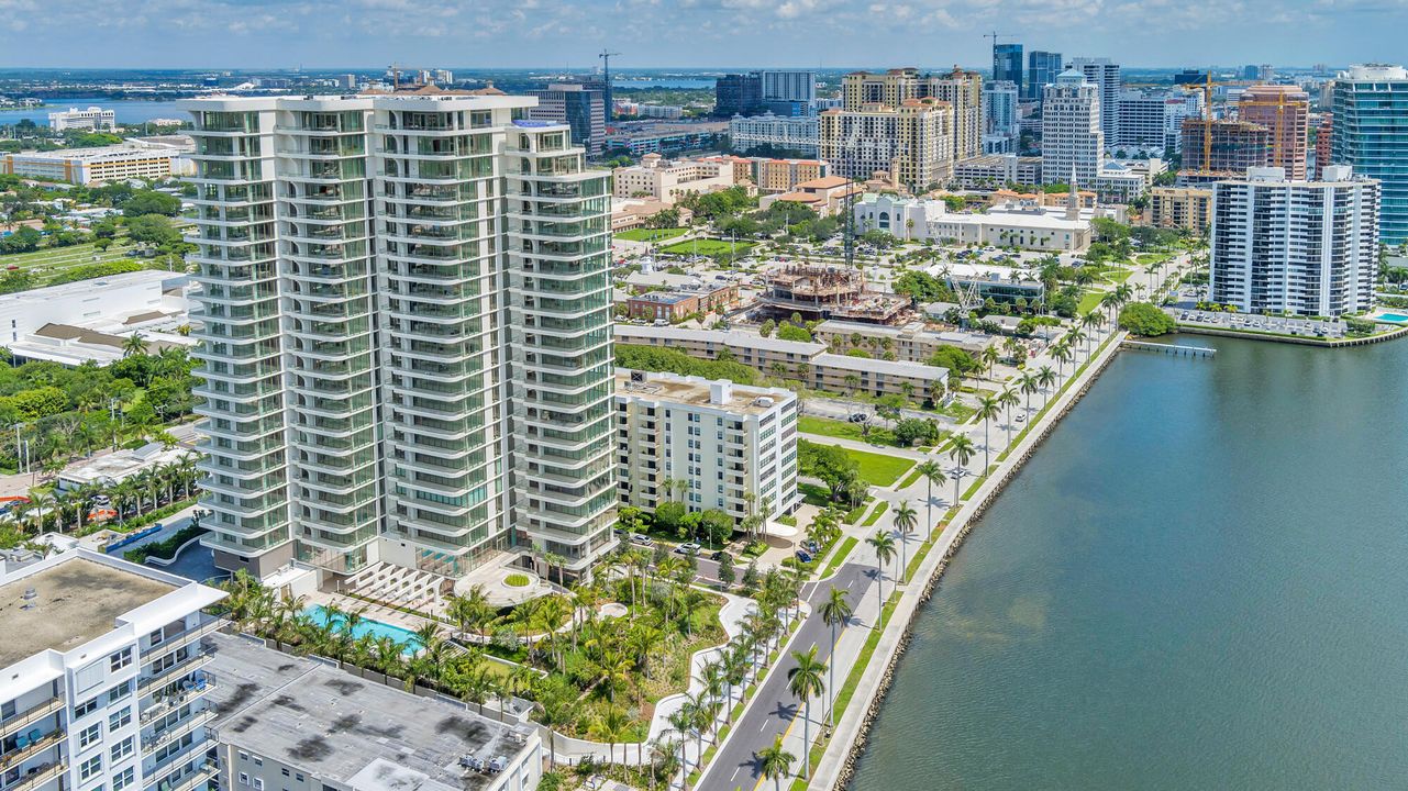 For Sale: $9,950,000 (3 beds, 3 baths, 2992 Square Feet)