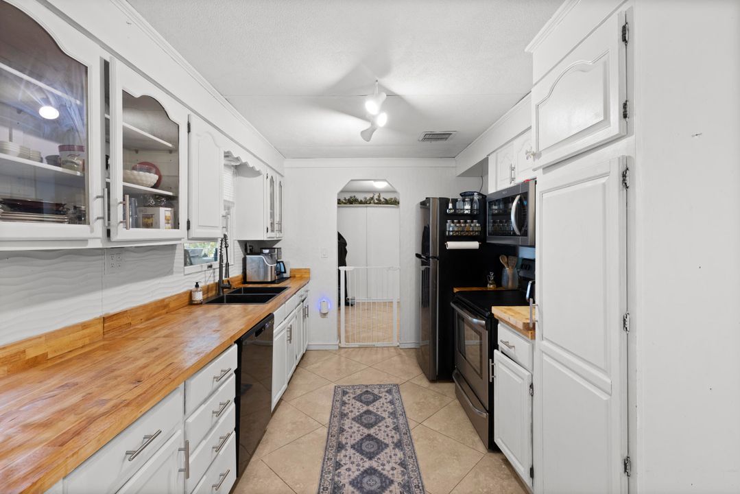 合同活跃: $475,000 (3 贝兹, 2 浴室, 1520 平方英尺)