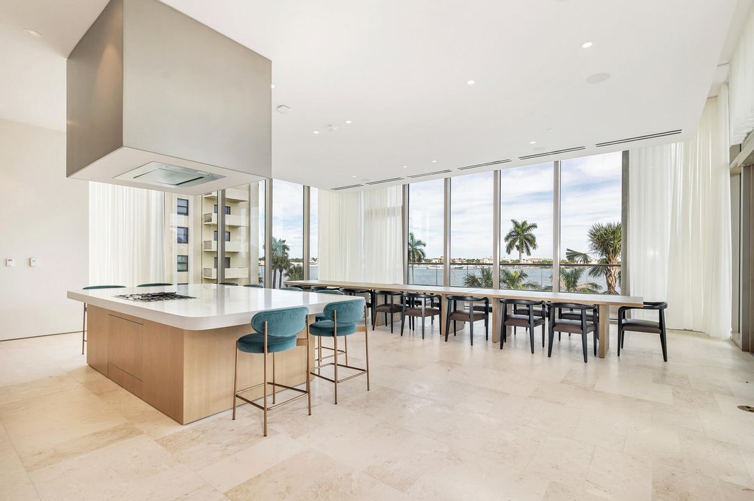 For Sale: $9,950,000 (3 beds, 3 baths, 2992 Square Feet)