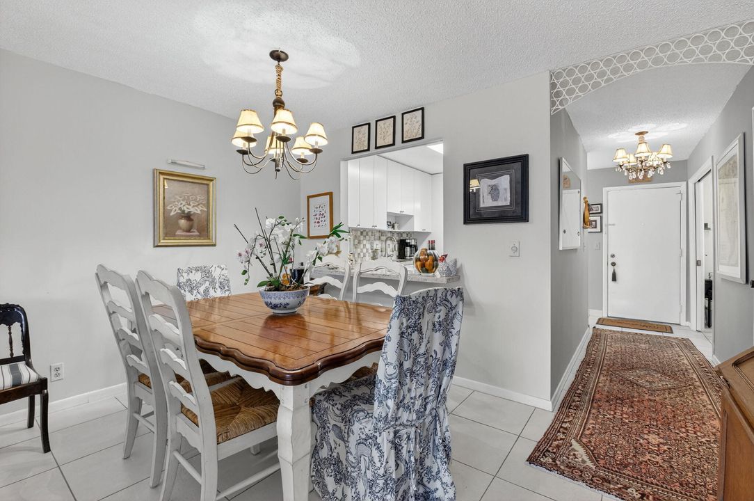 En Venta: $180,000 (2 camas, 2 baños, 989 Pies cuadrados)