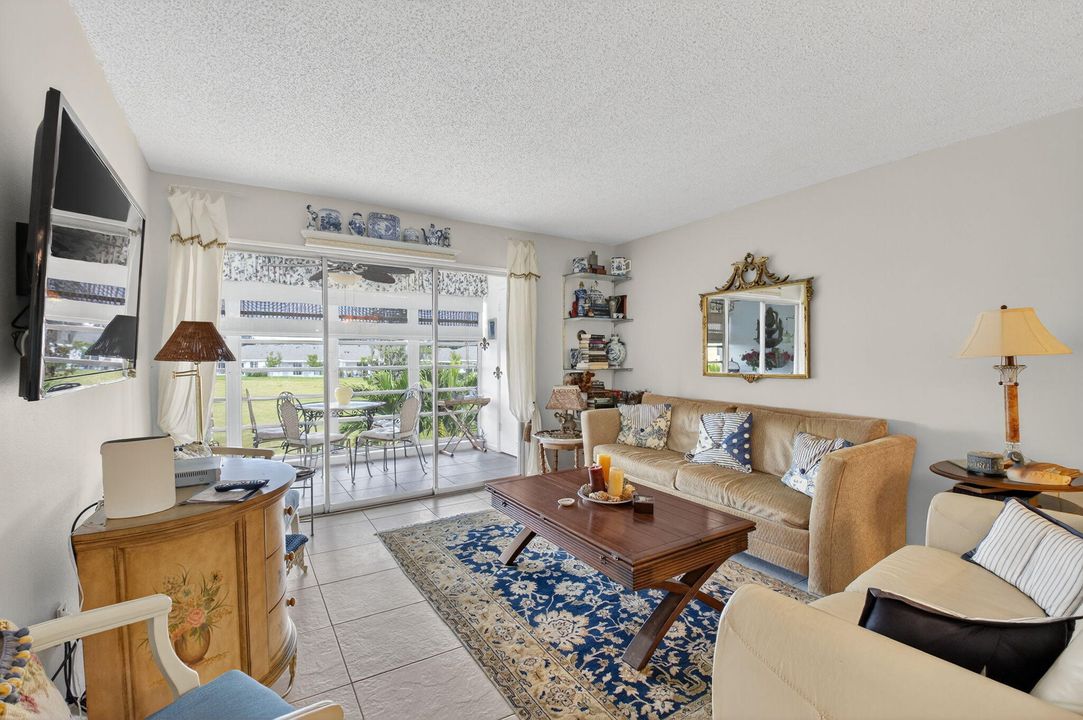 En Venta: $180,000 (2 camas, 2 baños, 989 Pies cuadrados)