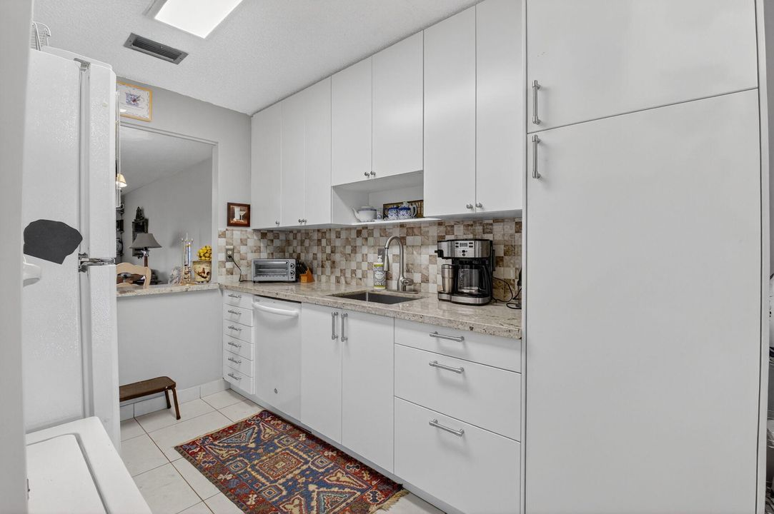 En Venta: $180,000 (2 camas, 2 baños, 989 Pies cuadrados)