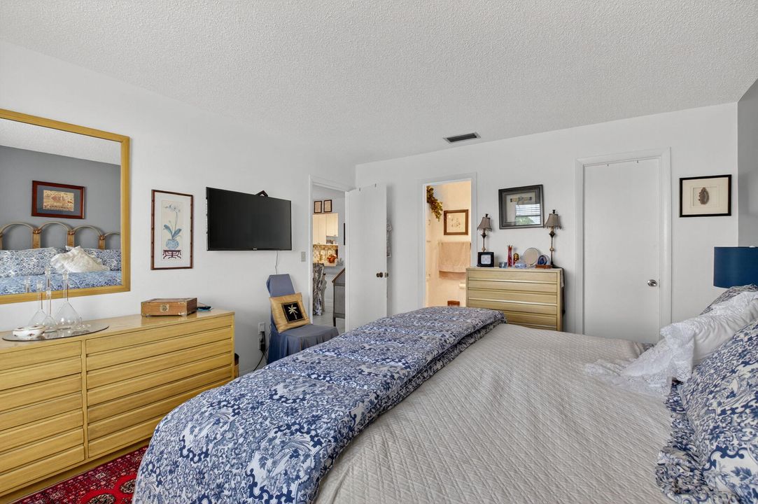 En Venta: $180,000 (2 camas, 2 baños, 989 Pies cuadrados)