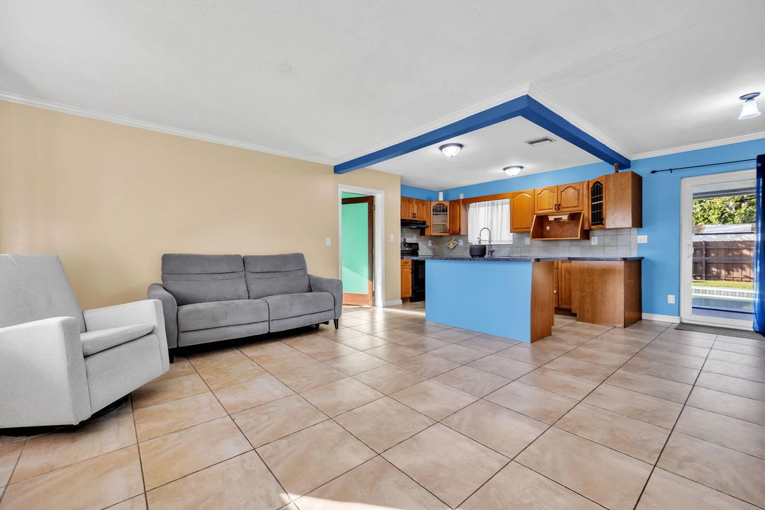 En Venta: $445,000 (3 camas, 2 baños, 1032 Pies cuadrados)