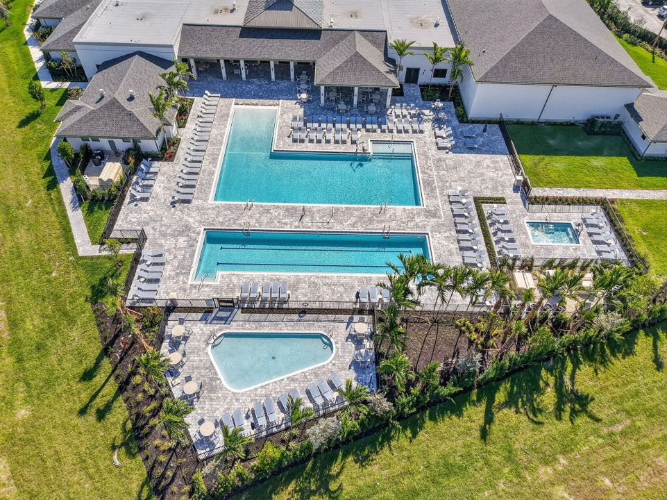 En Venta: $180,000 (2 camas, 2 baños, 989 Pies cuadrados)