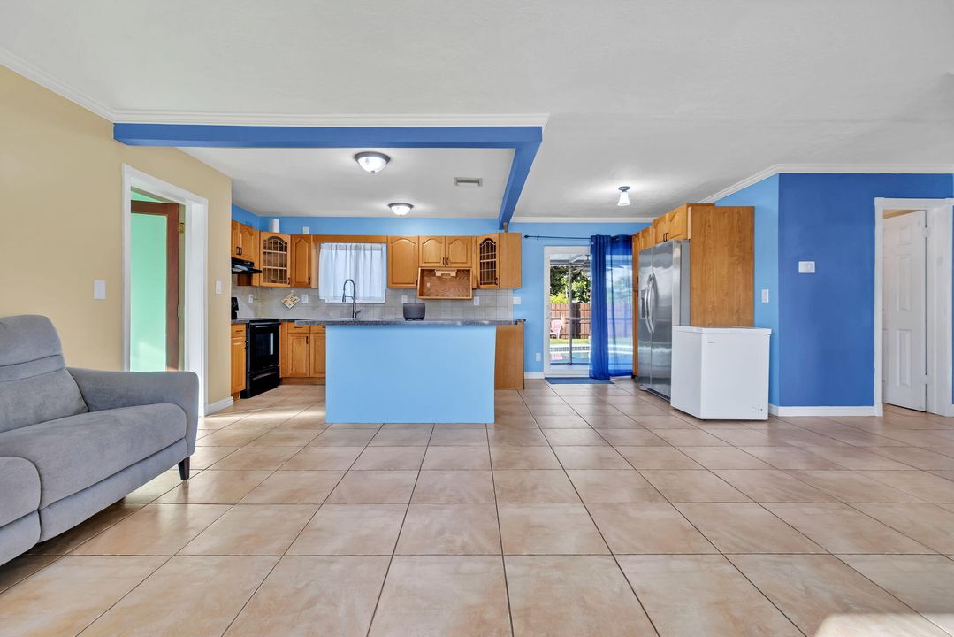 En Venta: $445,000 (3 camas, 2 baños, 1032 Pies cuadrados)