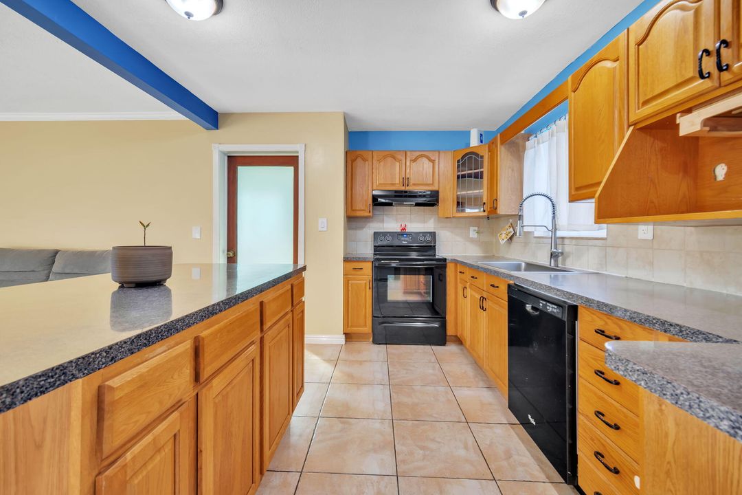 En Venta: $445,000 (3 camas, 2 baños, 1032 Pies cuadrados)