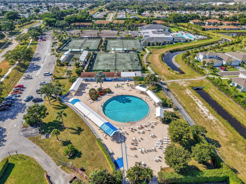 En Venta: $180,000 (2 camas, 2 baños, 989 Pies cuadrados)