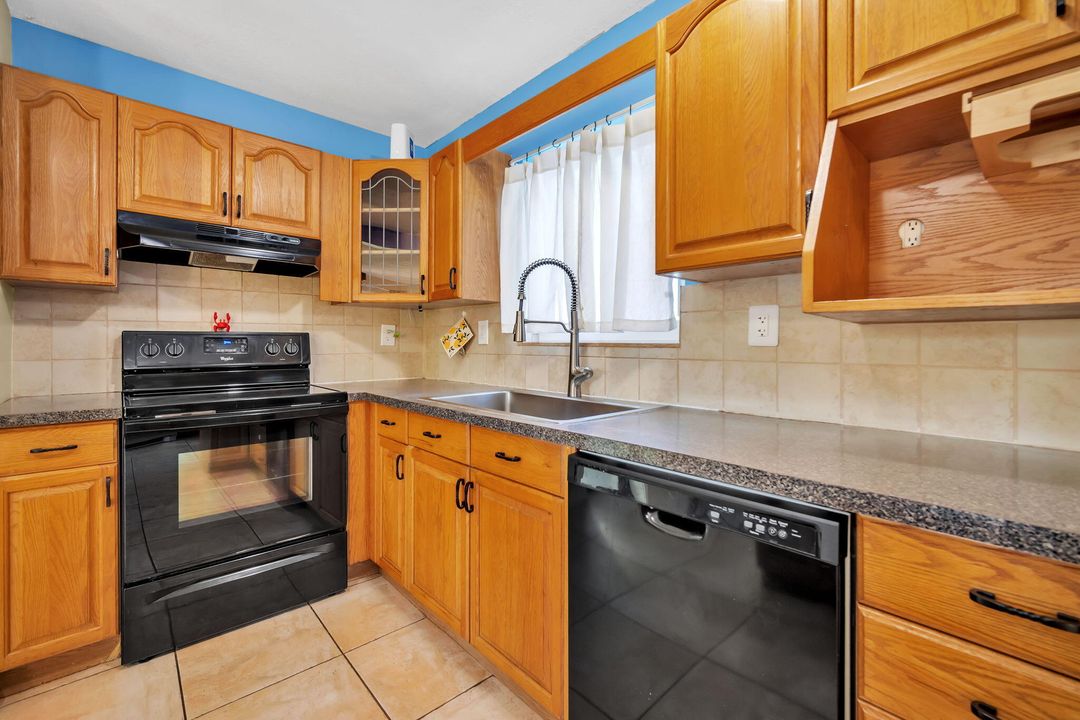 En Venta: $445,000 (3 camas, 2 baños, 1032 Pies cuadrados)