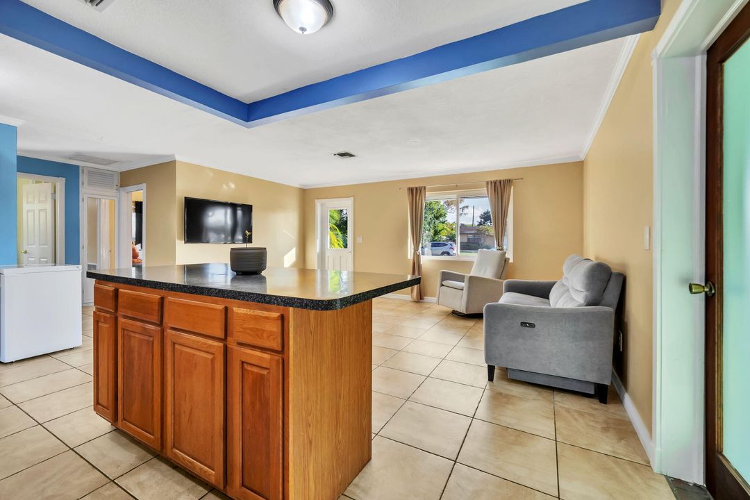 En Venta: $445,000 (3 camas, 2 baños, 1032 Pies cuadrados)