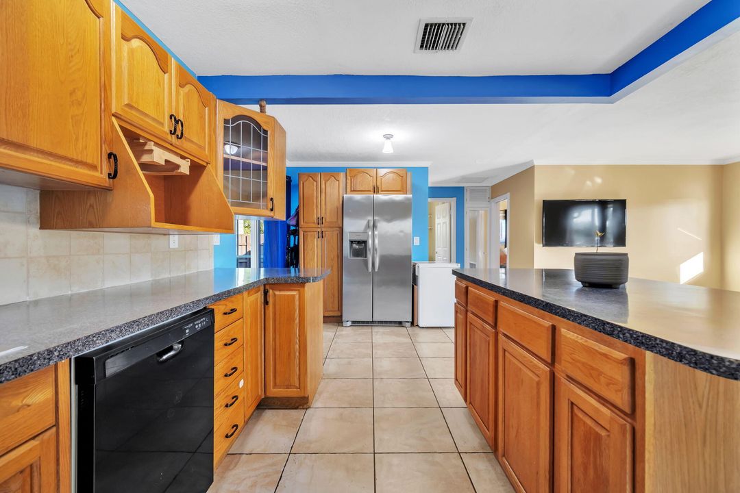 En Venta: $445,000 (3 camas, 2 baños, 1032 Pies cuadrados)