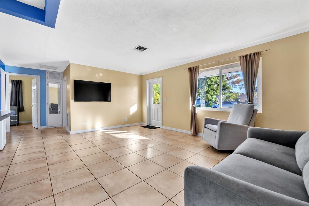 En Venta: $445,000 (3 camas, 2 baños, 1032 Pies cuadrados)