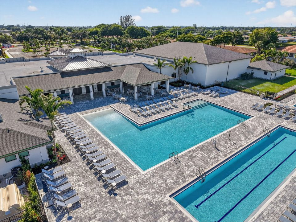 En Venta: $180,000 (2 camas, 2 baños, 989 Pies cuadrados)