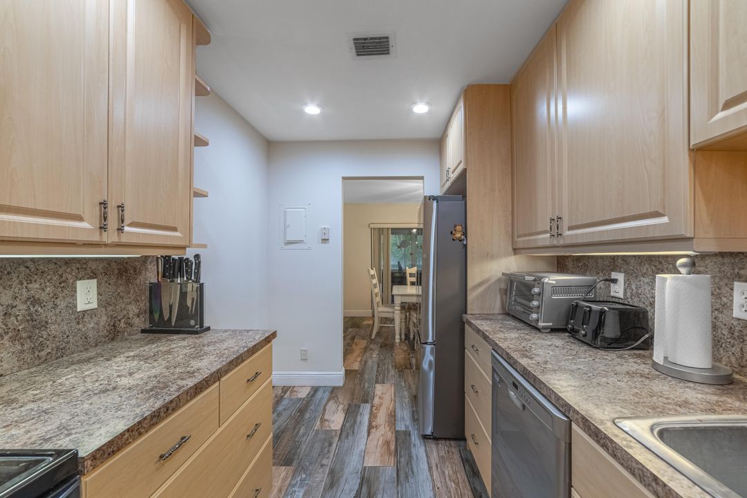 For Sale: $223,000 (2 beds, 2 baths, 1238 Square Feet)