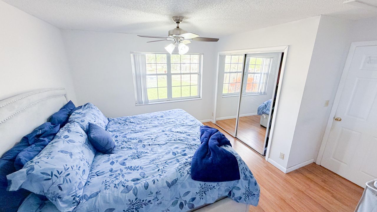 Active With Contract: $429,999 (3 beds, 2 baths, 1148 Square Feet)