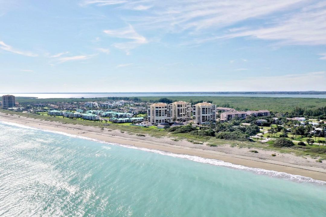 For Sale: $419,900 (2 beds, 2 baths, 1517 Square Feet)