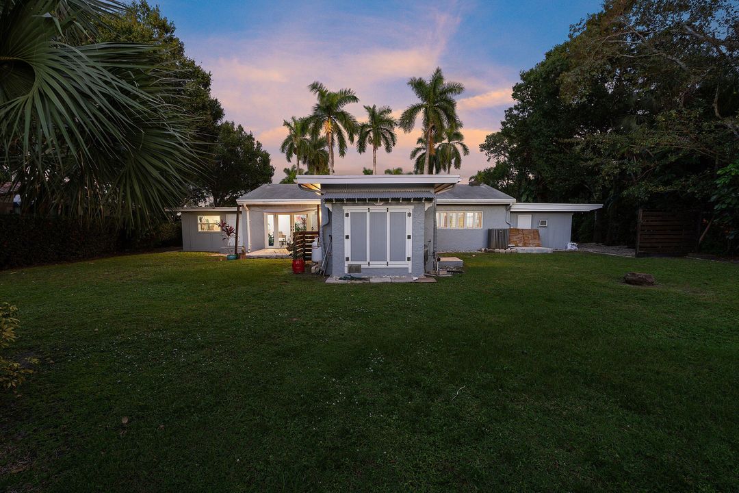 For Sale: $949,900 (4 beds, 3 baths, 1949 Square Feet)