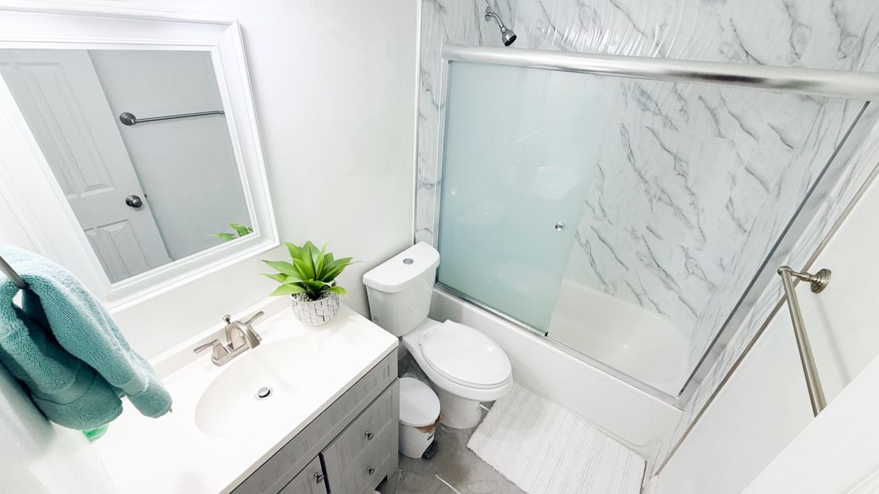 Active With Contract: $429,999 (3 beds, 2 baths, 1148 Square Feet)