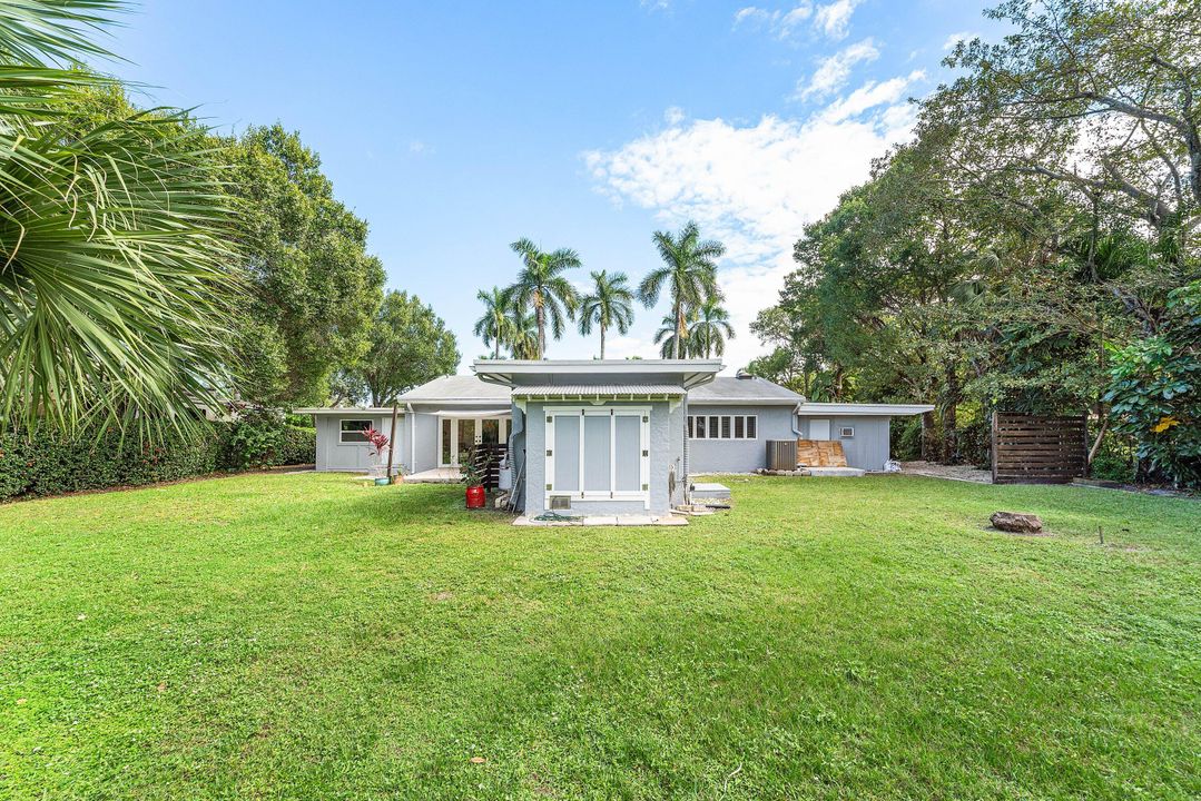 For Sale: $949,900 (4 beds, 3 baths, 1949 Square Feet)