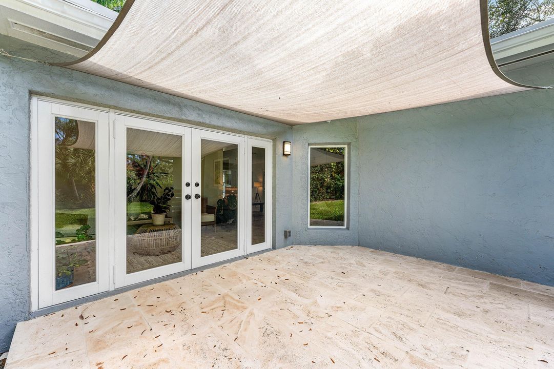 For Sale: $949,900 (4 beds, 3 baths, 1949 Square Feet)