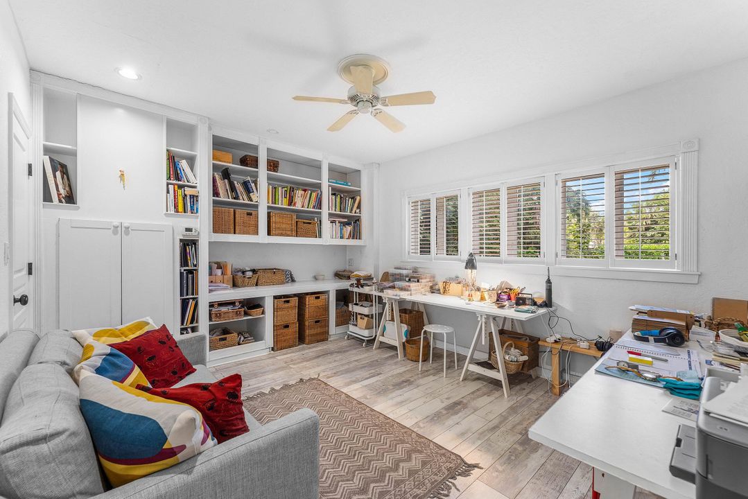 For Sale: $949,900 (4 beds, 3 baths, 1949 Square Feet)