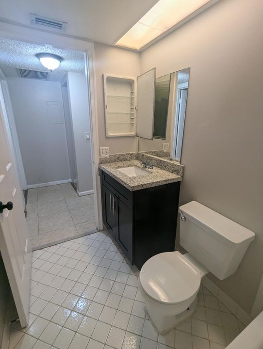 For Rent: $1,850 (2 beds, 2 baths, 883 Square Feet)