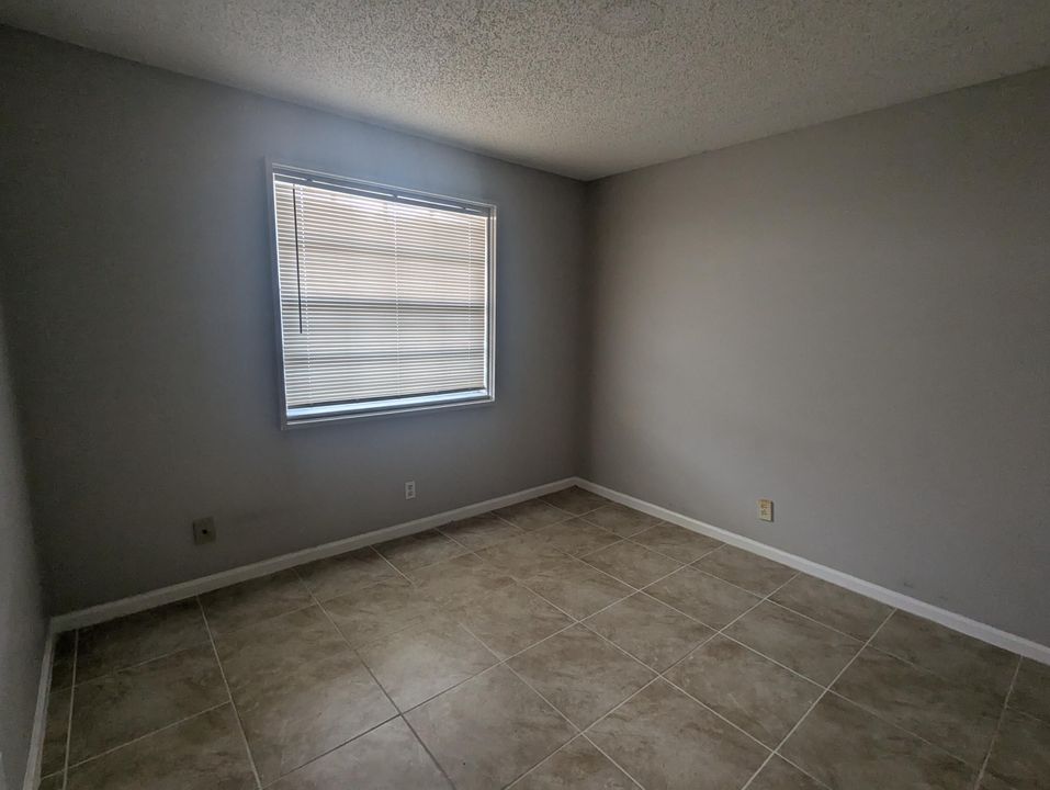 For Rent: $1,850 (2 beds, 2 baths, 883 Square Feet)