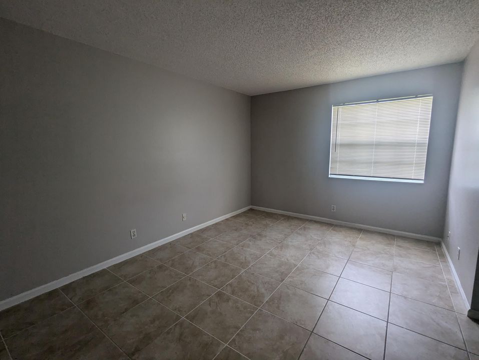 For Rent: $1,850 (2 beds, 2 baths, 883 Square Feet)