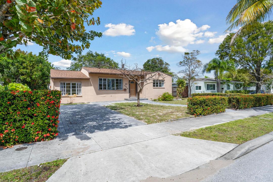 For Rent: $3,150 (3 beds, 2 baths, 1088 Square Feet)