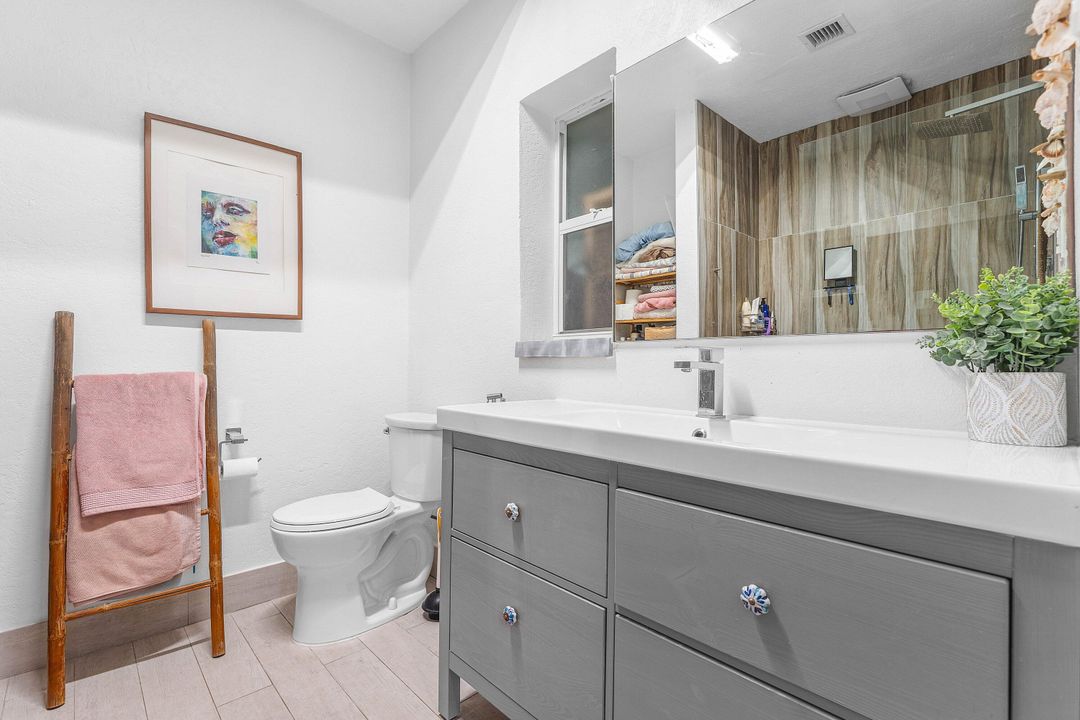 For Sale: $949,900 (4 beds, 3 baths, 1949 Square Feet)