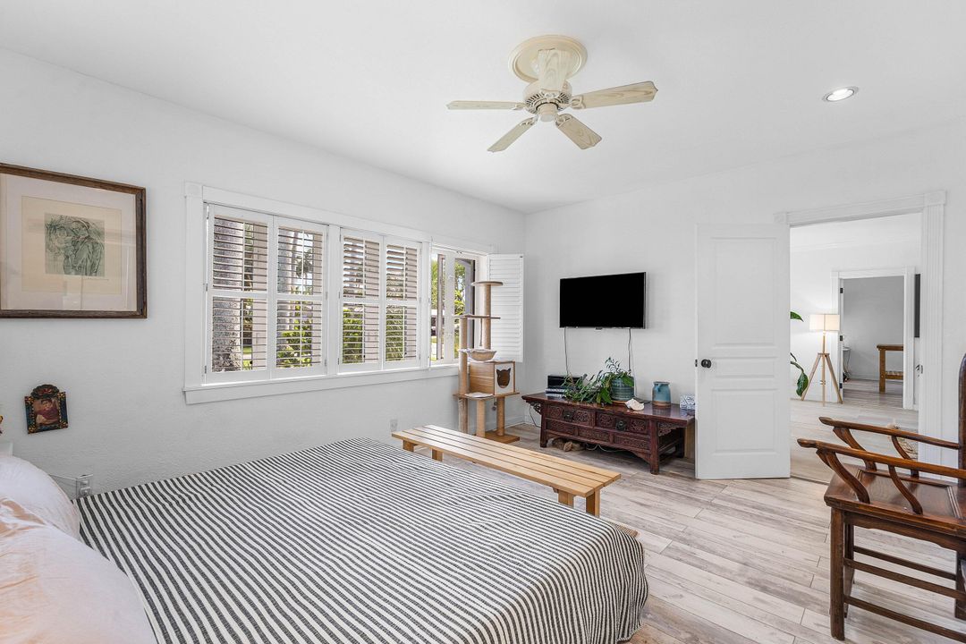 For Sale: $949,900 (4 beds, 3 baths, 1949 Square Feet)