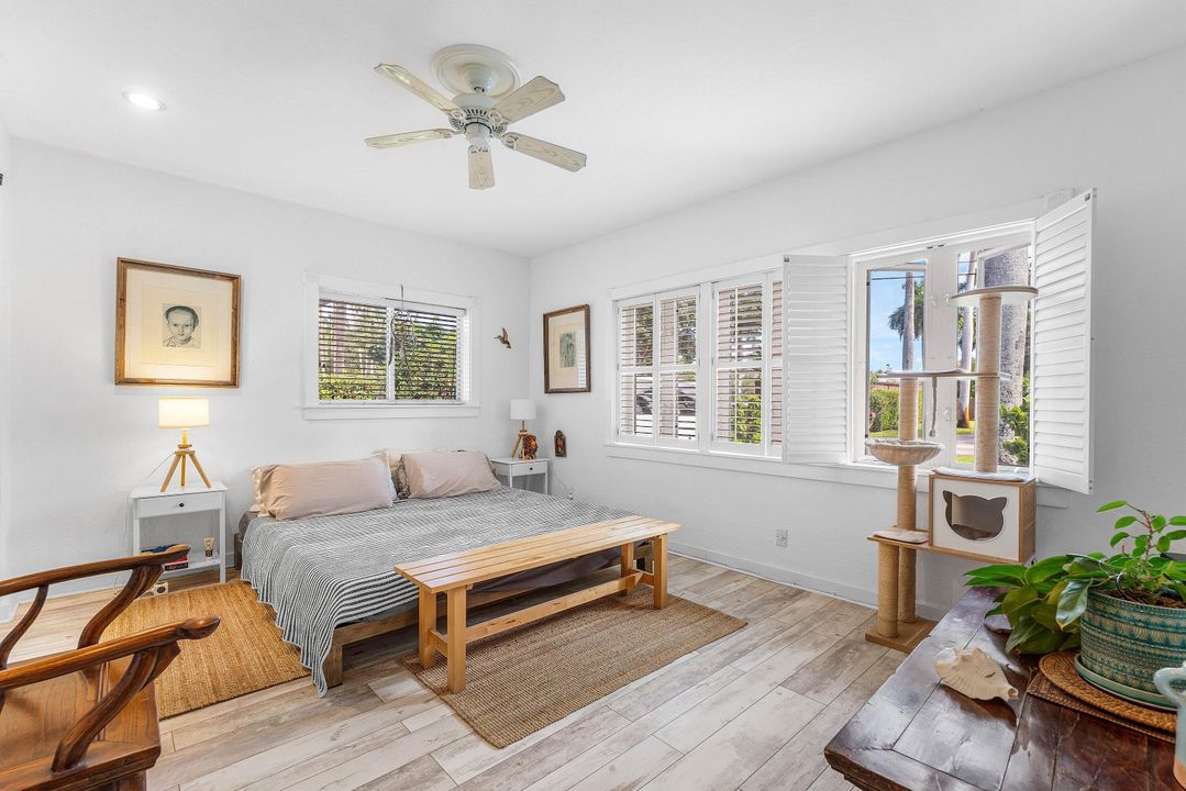 For Sale: $949,900 (4 beds, 3 baths, 1949 Square Feet)