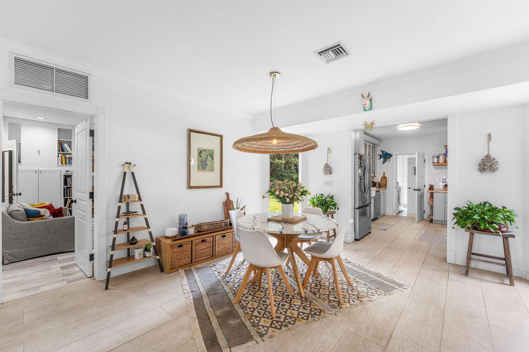 For Sale: $949,900 (4 beds, 3 baths, 1949 Square Feet)