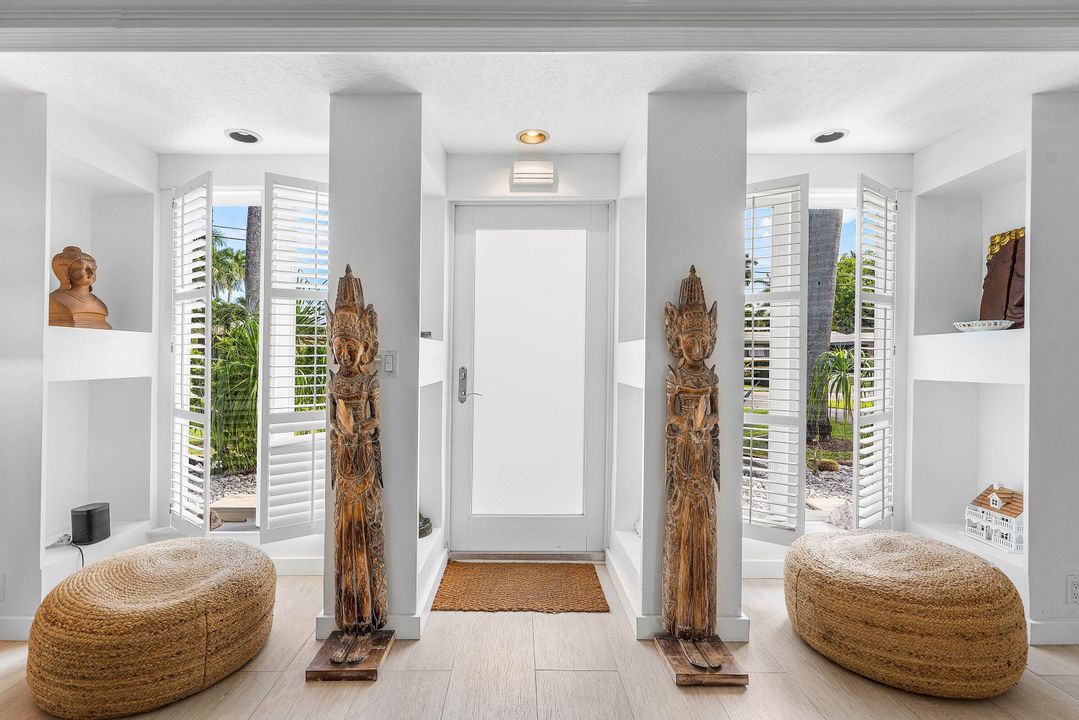 For Sale: $949,900 (4 beds, 3 baths, 1949 Square Feet)