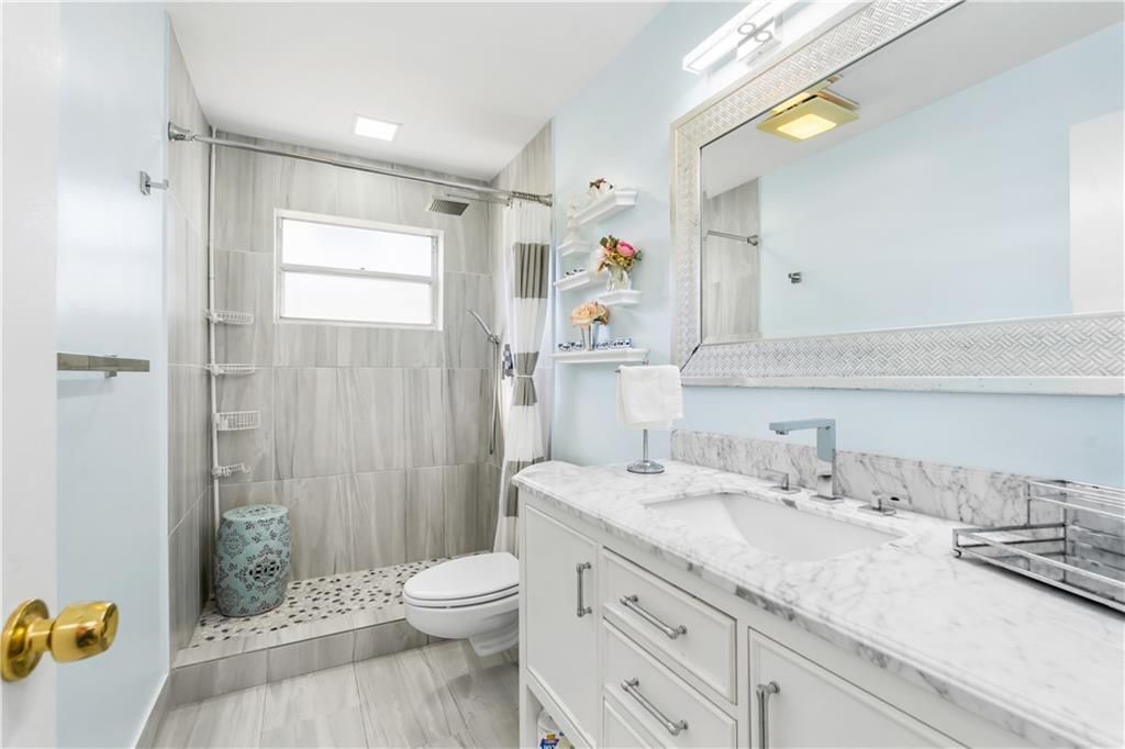 For Sale: $155,000 (2 beds, 2 baths, 1000 Square Feet)