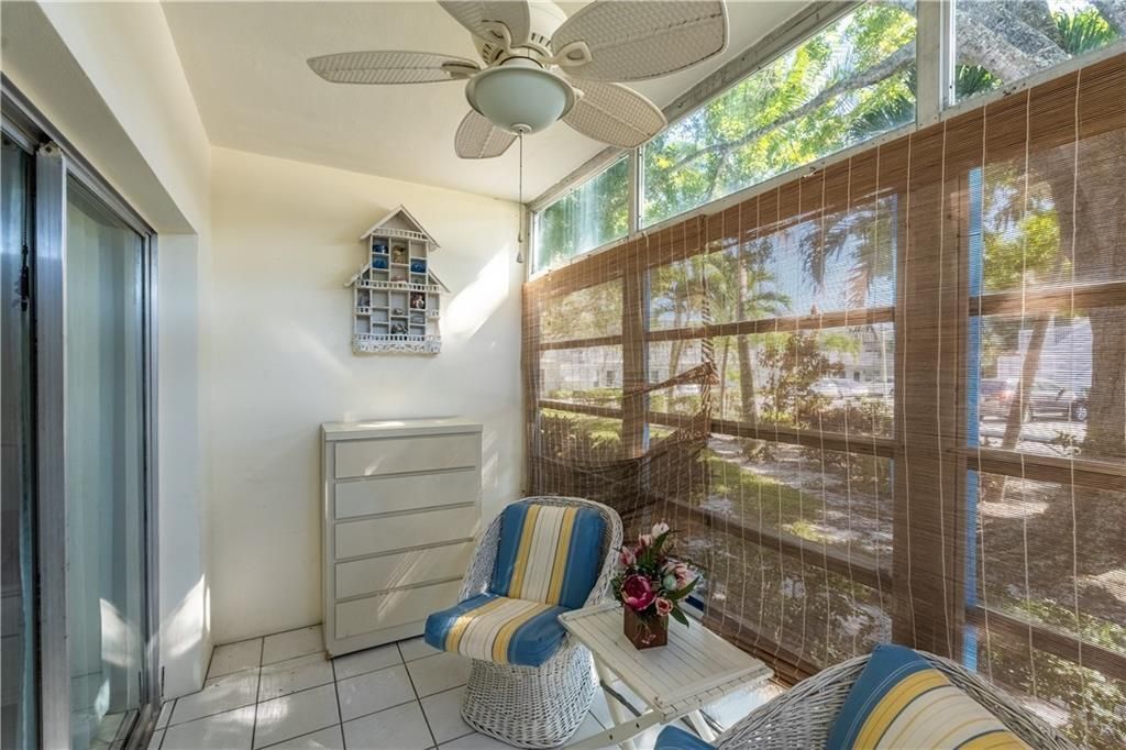 For Sale: $155,000 (2 beds, 2 baths, 1000 Square Feet)