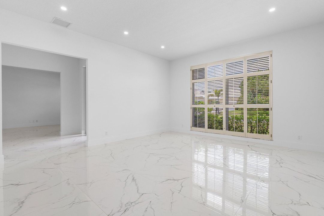 For Sale: $1,475,000 (4 beds, 2 baths, 2739 Square Feet)