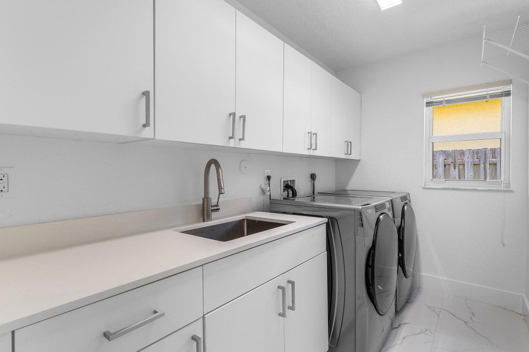 For Sale: $1,475,000 (4 beds, 2 baths, 2739 Square Feet)