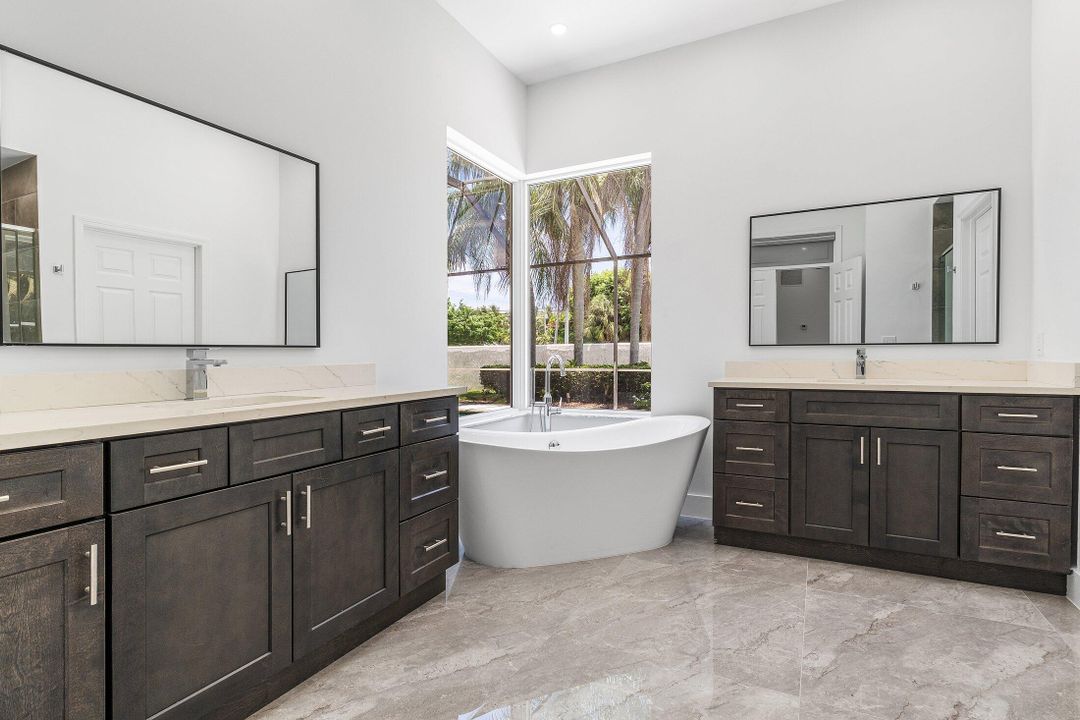 For Sale: $1,475,000 (4 beds, 2 baths, 2739 Square Feet)