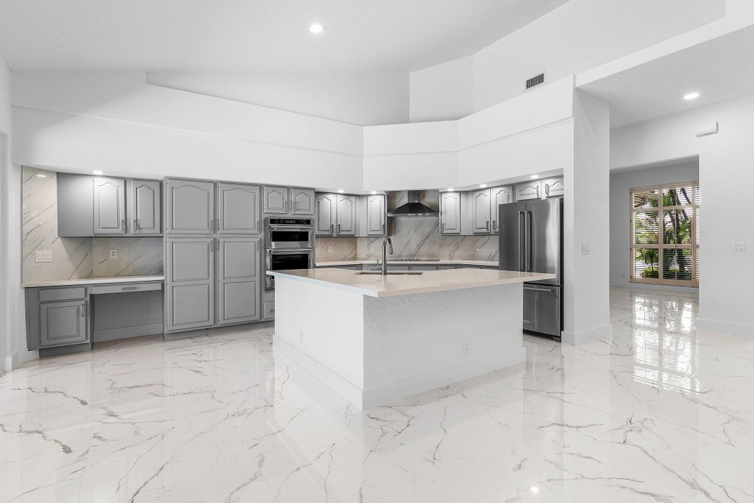 For Sale: $1,475,000 (4 beds, 2 baths, 2739 Square Feet)