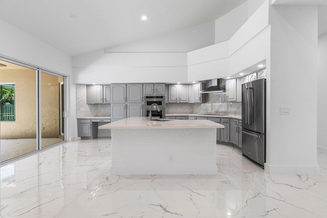 For Sale: $1,475,000 (4 beds, 2 baths, 2739 Square Feet)