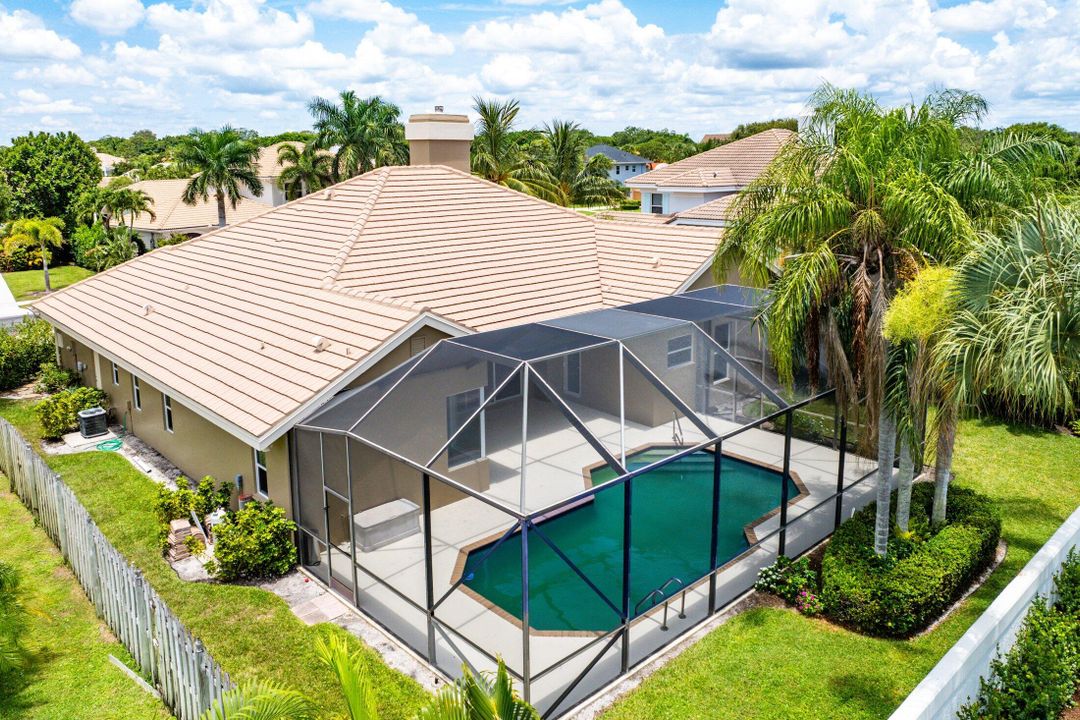 For Sale: $1,475,000 (4 beds, 2 baths, 2739 Square Feet)