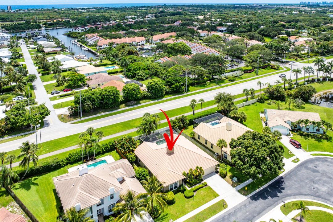 For Sale: $1,475,000 (4 beds, 2 baths, 2739 Square Feet)