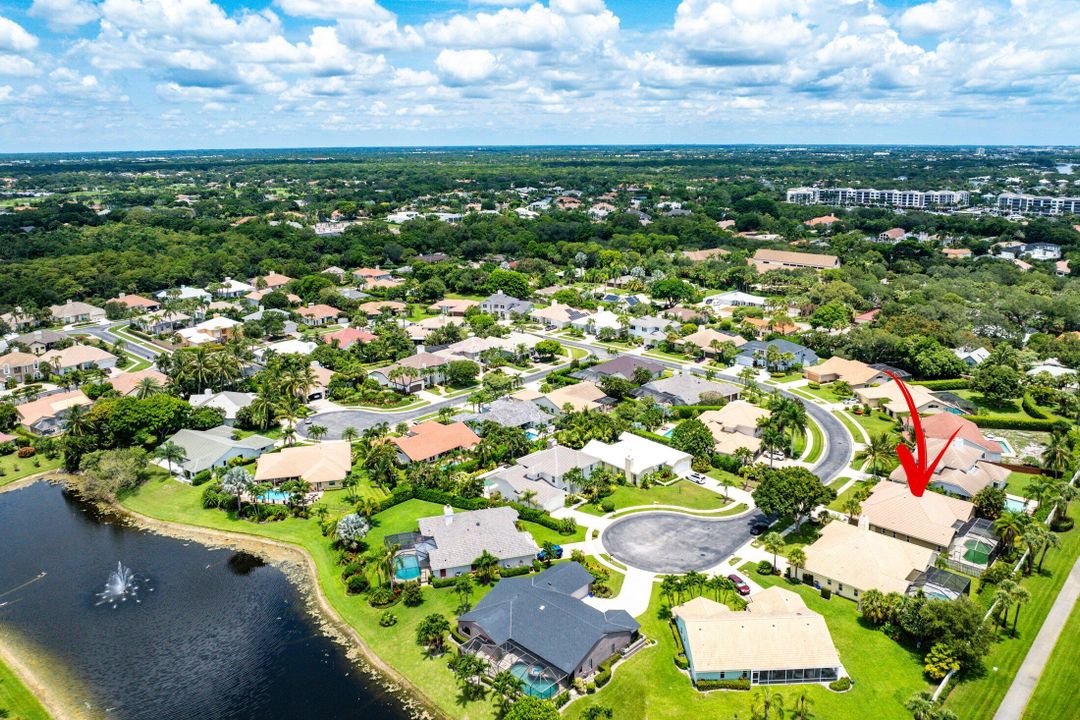 For Sale: $1,475,000 (4 beds, 2 baths, 2739 Square Feet)