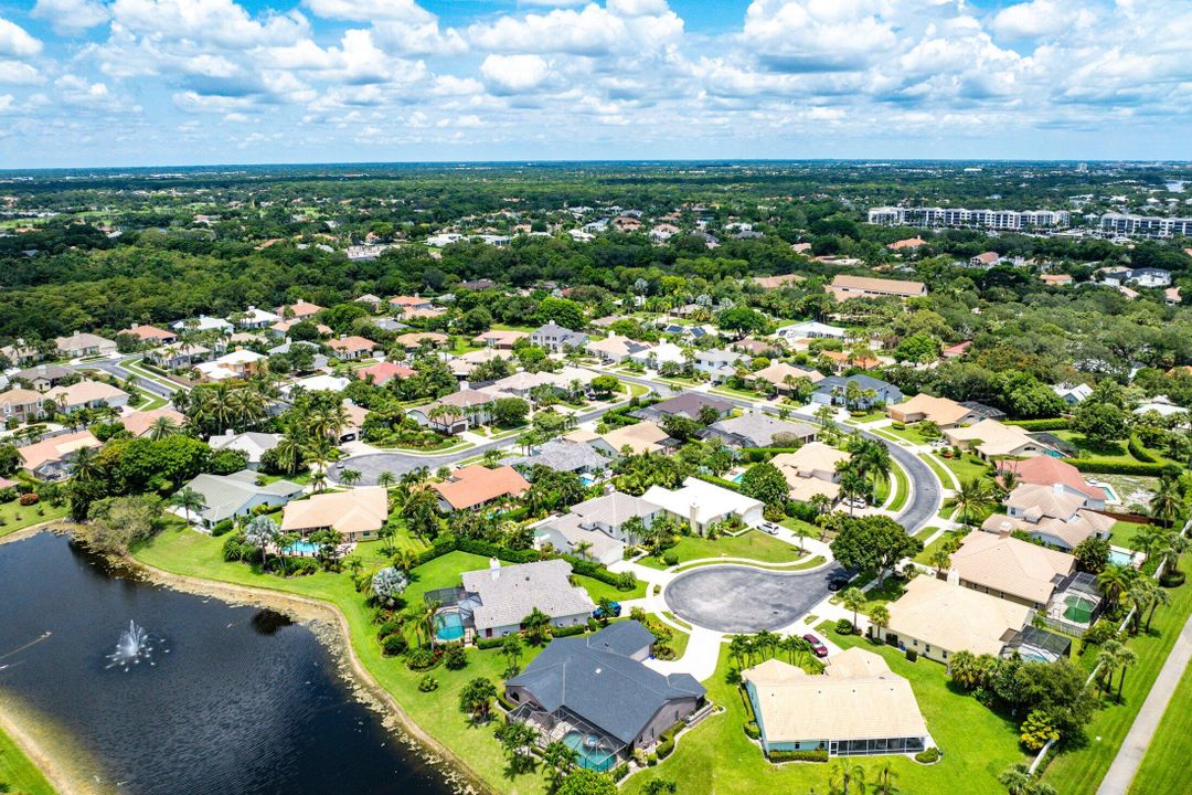 For Sale: $1,475,000 (4 beds, 2 baths, 2739 Square Feet)