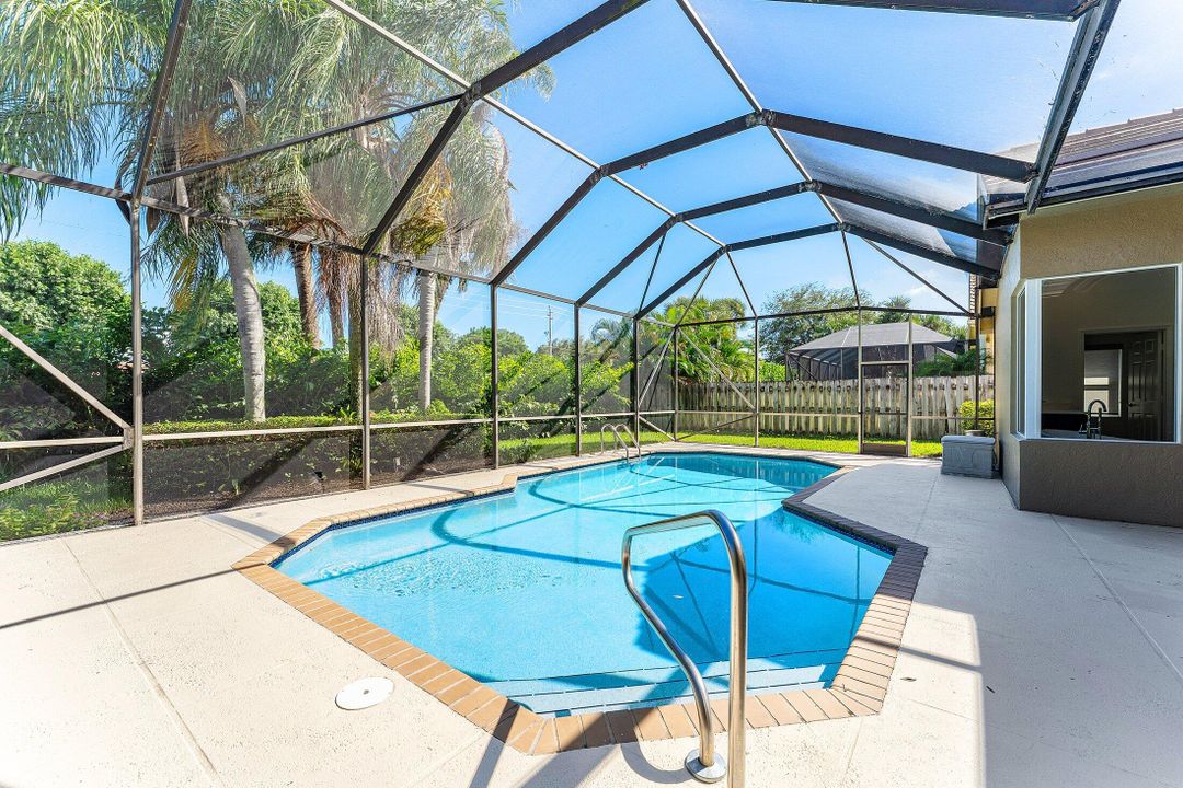 For Sale: $1,475,000 (4 beds, 2 baths, 2739 Square Feet)